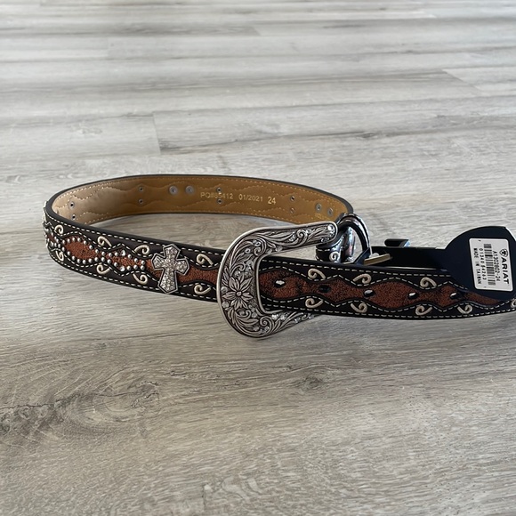 Ariat Accessories - NWT ARIAT BUCKLE BELT WOMENS SIZE 24